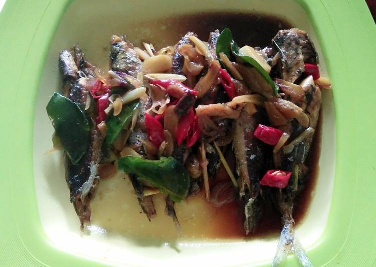 Resep Ikan pindang bumbu kecap Lezat