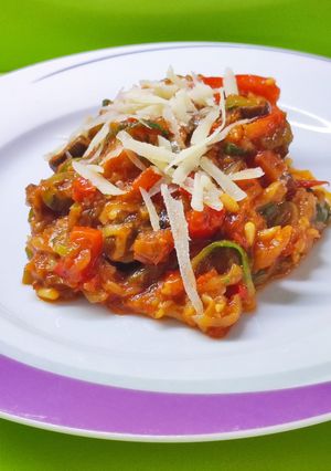Una foto de Espaguetis de Calabacín con verduras #RevistaCookpad