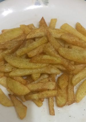 A picture of Potato fries 🥔🥔🍟.