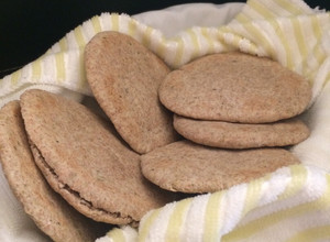 Una foto de Pan pita integral con orégano 🌿