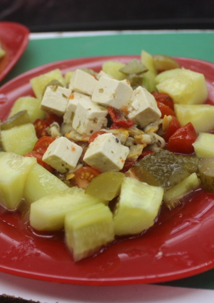 Una foto de Ensalada de berberechos y queso