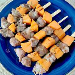 Foto di Brochetas de carrillada y boniato