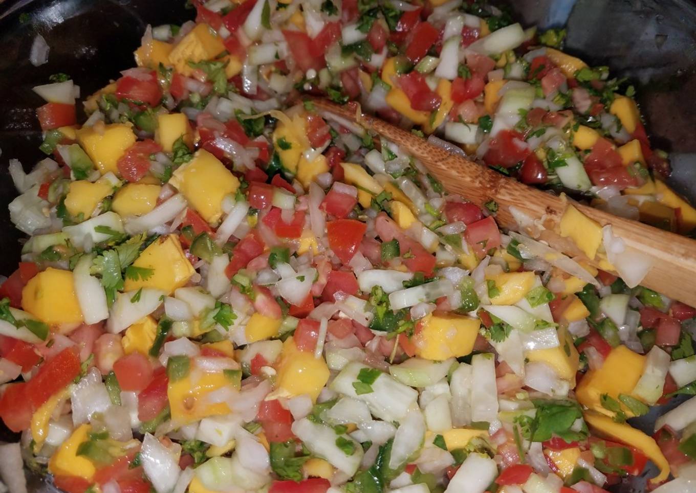 Mango pico de gallo salsa