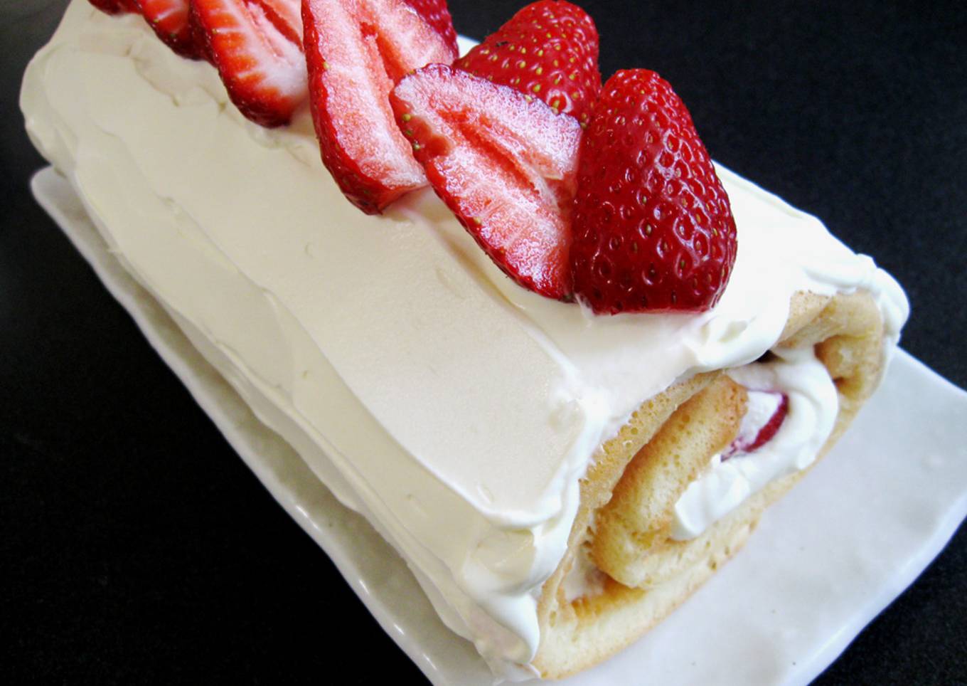 Strawberry Roll Cake