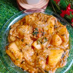 A picture of Aloo Baingan.