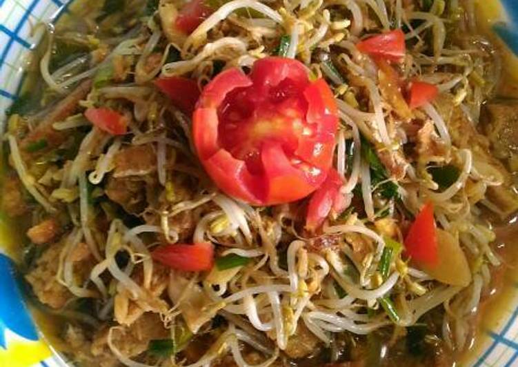 Tumis taoge ikan asin oncom