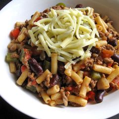 A picture of Macaroni & Chilli Con Carne.
