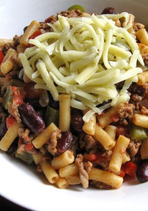 A picture of Macaroni & Chilli Con Carne.