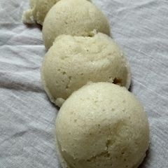 A picture of Instant idli.