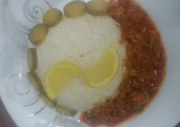 رز مدخن مع ايدام تونه مفلفل