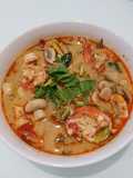 Tom Yum Goong Nam Khon (Creamy Tom Yum Soup with Shrimp) by appletist