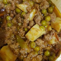 A picture of Alu matar qeema.