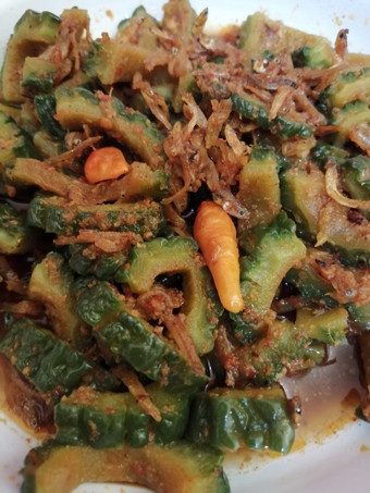 Langkah Mudah untuk Menyiapkan Oseng pare ikan teri, Enak