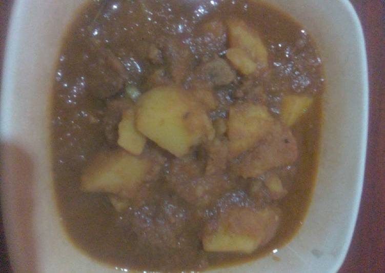 Spicy beef stew with potatoes