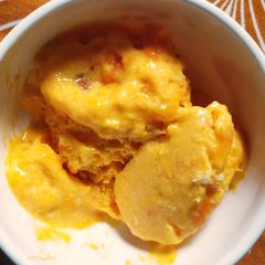 A picture of Mango almond ice cream.