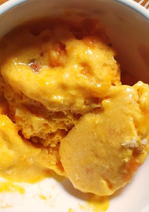 A picture of Mango almond ice cream.