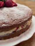 Bolo de Limão e Morangos