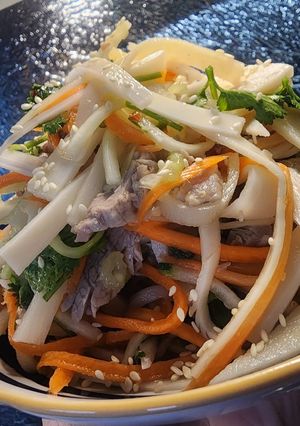 Hình của món Nộm củ hũ dừa.
