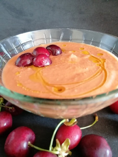 Una foto de Gazpacho de cerezas