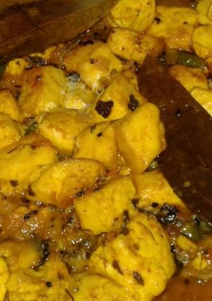 A picture of Paneer curry.