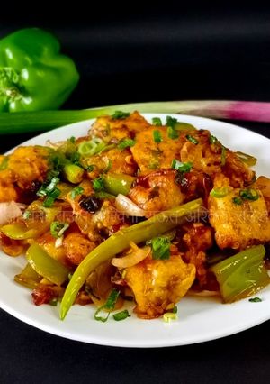 स्टर फ्राईड एग्ग्स विथ ओरिएन्टल वेज्जीस (Stir fried eggs with oriental veggies recipe in marathi) रेसिपी चे मुख्य फोटो 