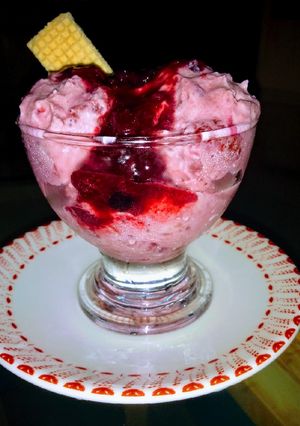Una foto de Crema de Helado de Frutos Rojos Light