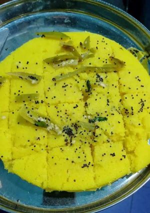 A picture of Khaman dhokla.