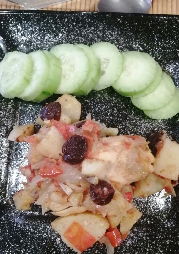 Una foto de Pollo a la cacerola 🍅🍗🥔 (muy fácil y rápido)