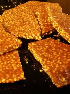 A picture of Sesame brittle.