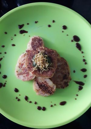 A picture of Semolina tikki.