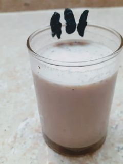 ஹெல்த்தி நட்ஸ் மில்க்ஸ்ஷேக் (Healthy nuts milkshake recipe in tamil) செய்முறை முக்கிய புகைப்படம்