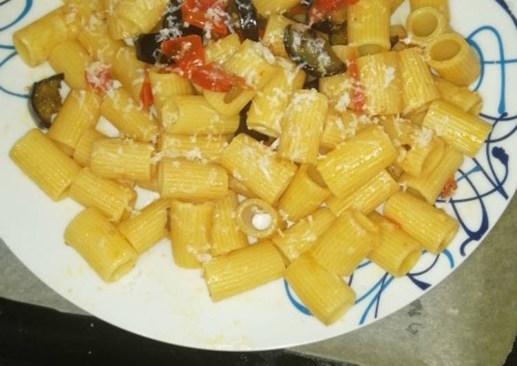 Recipe of Favorite Pasta con melanzane pachino e scamorza