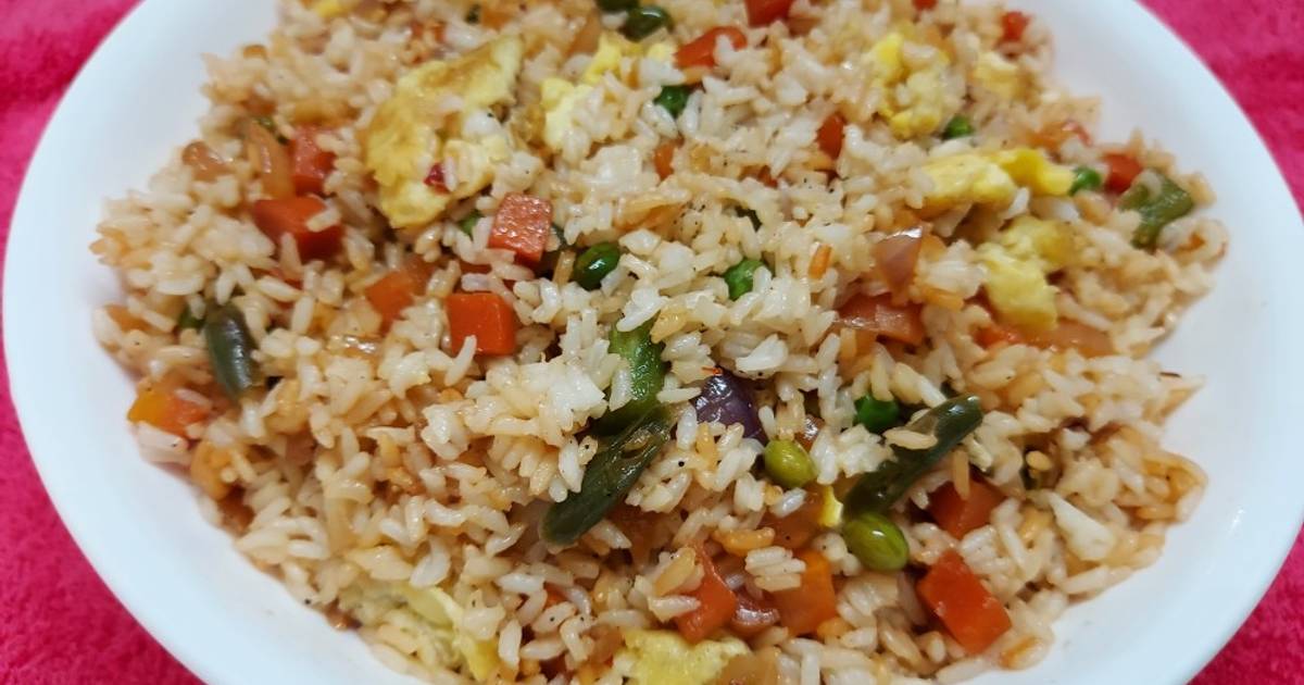 Schezwan Egg Fried Rice Recipe By Kumkum Chatterjee Cookpad