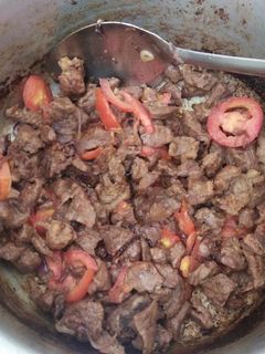 A picture of Wet fried beef.