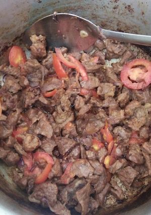 A picture of Wet fried beef.