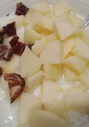 A picture of Fruited yogurt.