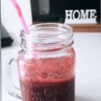 Batido de té con frutas rojas