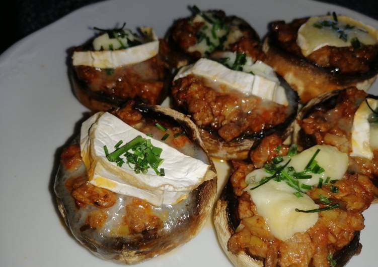 Champiñones rellenos de ternera y queso de cabra