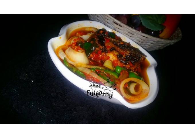 Scotch bonnet and onions stew (miyar tankwa) by salma.s.Adam