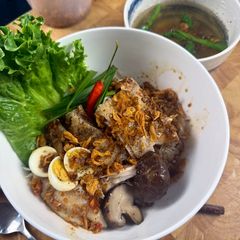 A picture of Vietnamese Chicken Noodle (Dry) Miến Gà Trộn.