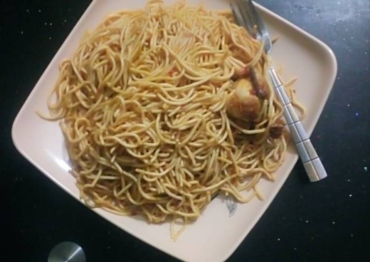 How to Prepare Super Quick Homemade Jollof spaghs