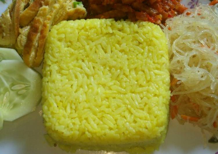 Nasi kuning magic com simple