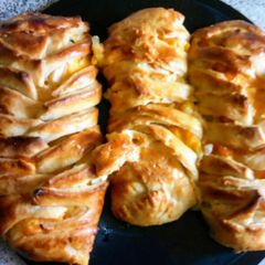 A picture of Veggie Crossants.