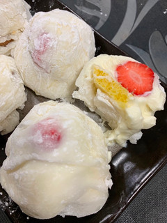 A picture of Snow Dome Strawberry Mochi.