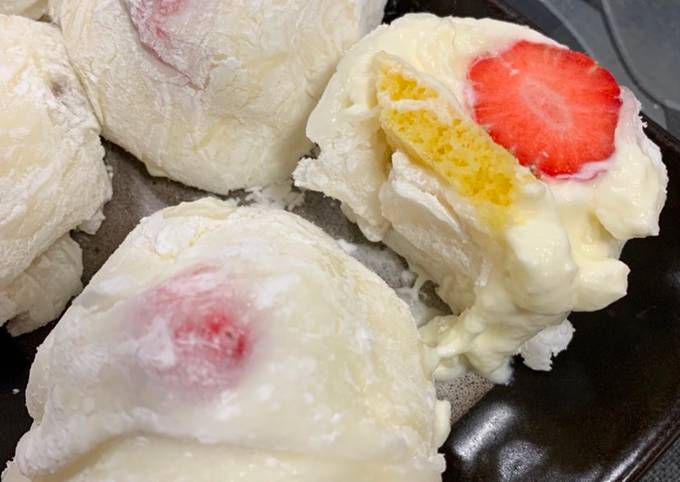 Simple Way to Prepare Any-night-of-the-week Snow Dome Strawberry Mochi