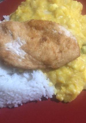 Una foto de Locro de zapallo, arroz y milanesa de pollo