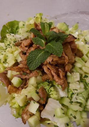 Una foto de Ensalada de pepino y berenjenas
