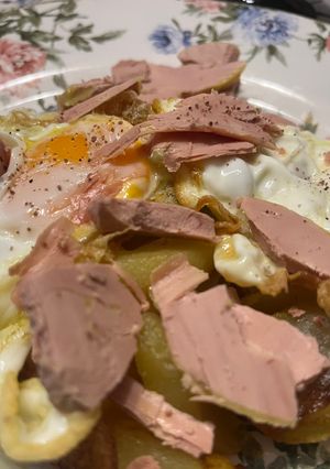 Una foto de Huevos Rotos con Foie