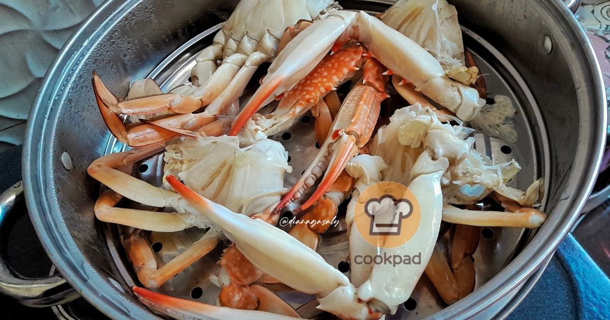 Membersihkan Kepiting/Rajungan