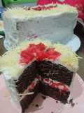 Bolu Coklat Lapis Strawberry